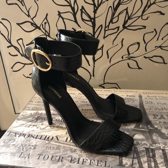 Express high heels - Picture 6 of 8